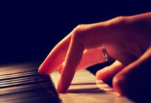 蓝鲸体育：哈登24+12快船险胜猛龙4连胜 公牛逆转胜老鹰.